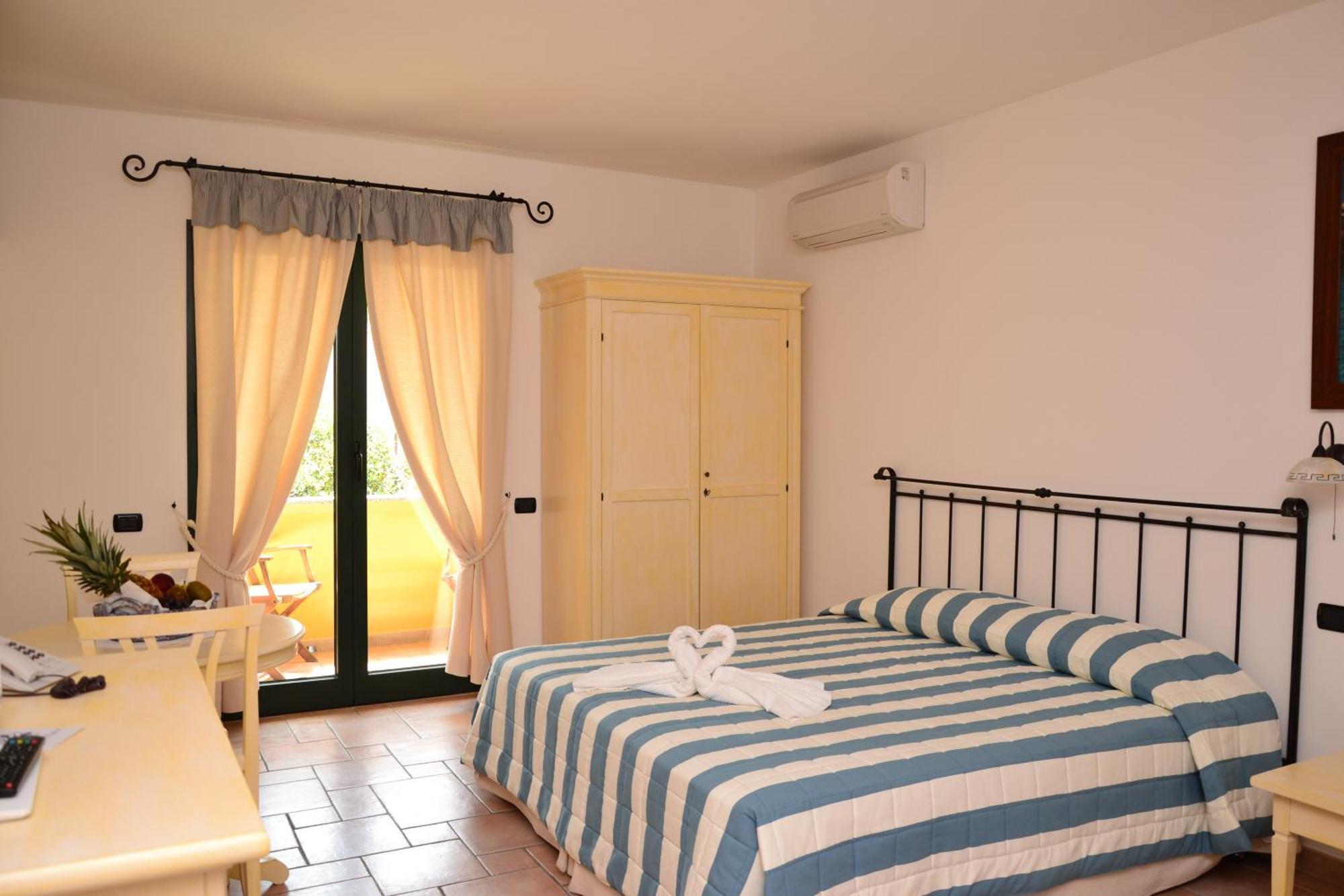 Hotel Villa Del Parco La Maddalena  Rom bilde
