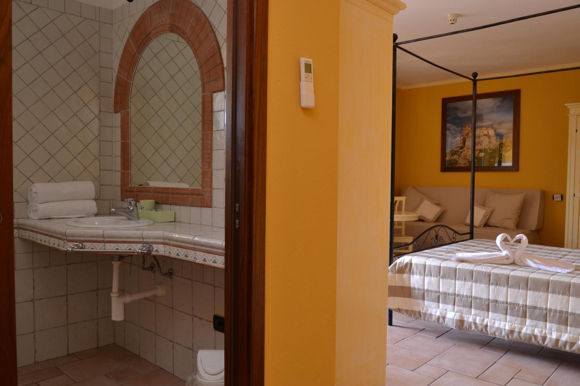 Hotel Villa Del Parco La Maddalena  Rom bilde