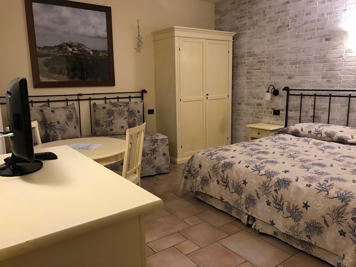 Hotel Villa Del Parco La Maddalena  Eksteriør bilde