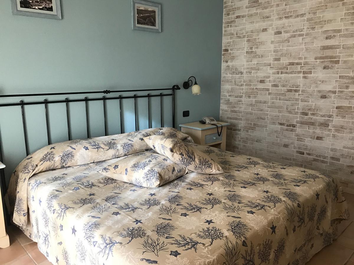 Hotel Villa Del Parco La Maddalena  Eksteriør bilde