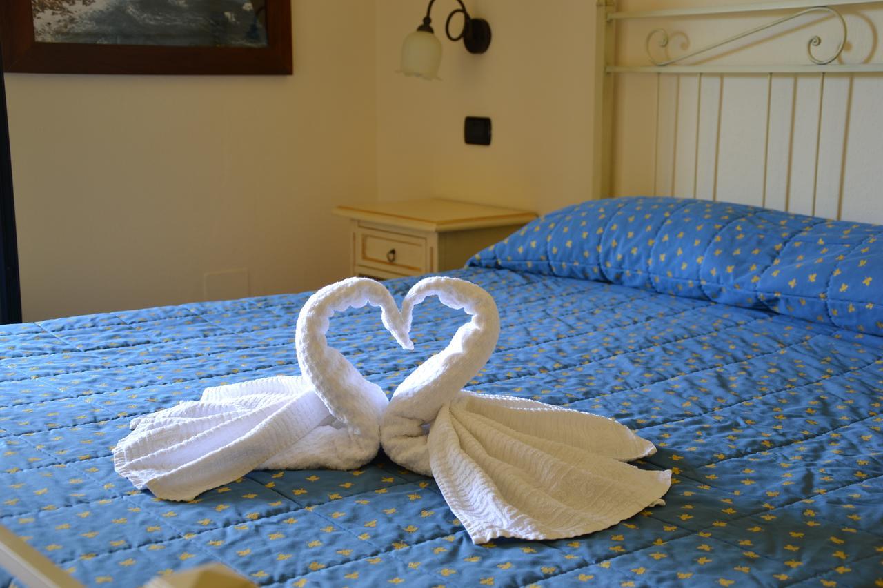 Hotel Villa Del Parco La Maddalena  Eksteriør bilde